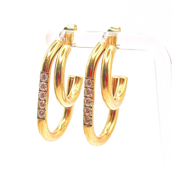 NWOT Beautiful 18k gold plated stainless steel earrings - Picture 3 of 7